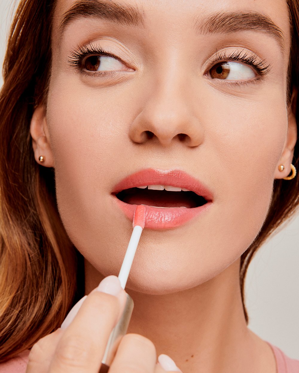 The Gloss Effect: Lip Gloss for a Hydrated, Natural-Looking Pout