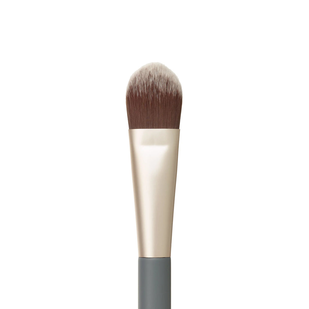 Close up of Liquid Complexion Foundation Brush – vegan foundation brush for liquid foundation