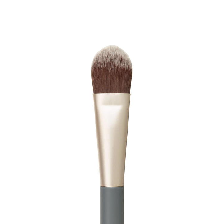 Close up of Liquid Complexion Foundation Brush – vegan foundation brush for liquid foundation