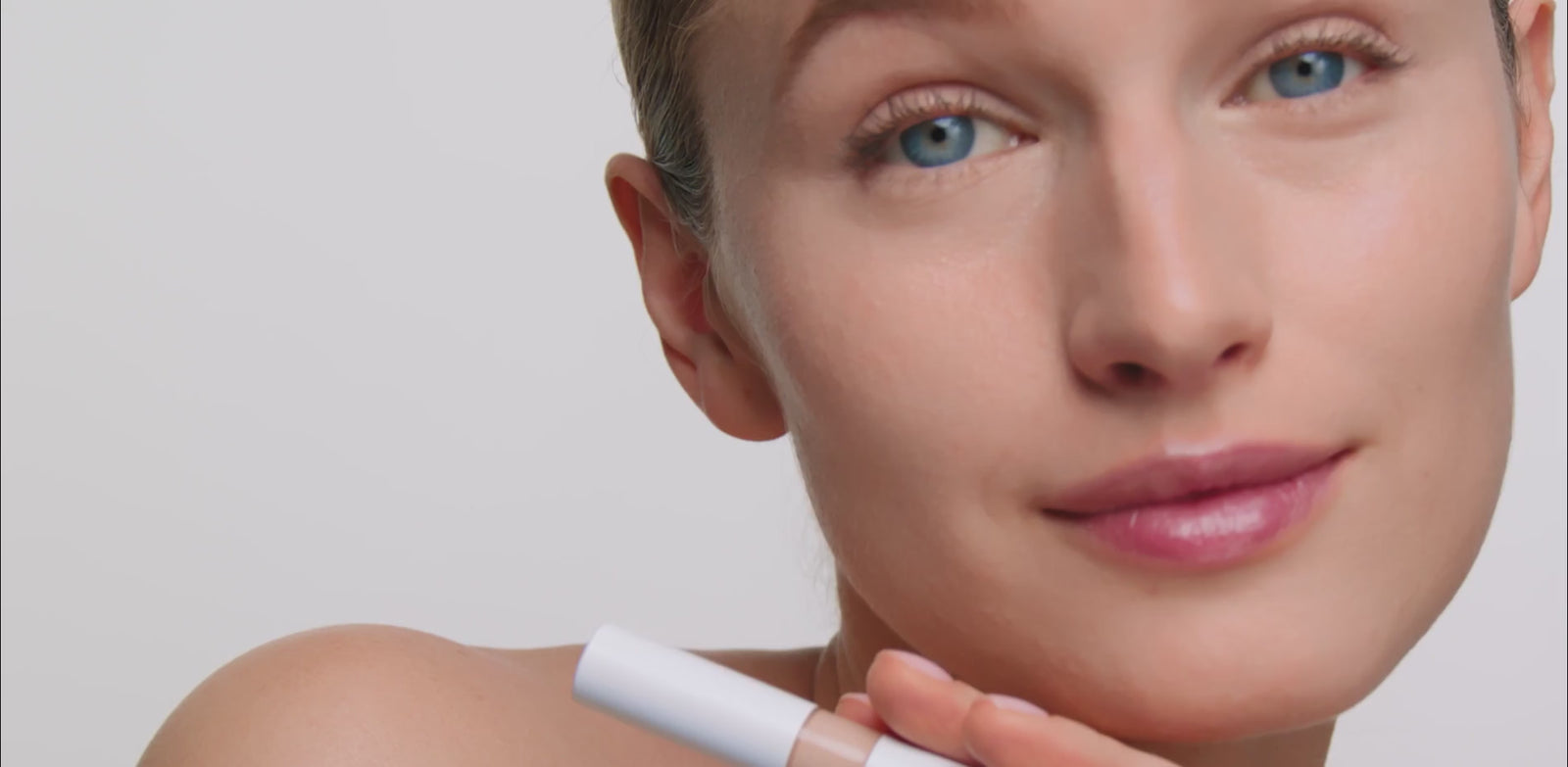 Skintuition Brightening Under Eye Concealer video hero showing the concealer on different models